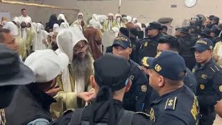 MAXIMA TENSION EN COMUNIDAD LEV TAHOR CRISTIANOS ORTODOXOS AGENTES ANTIMOTINES Y JUECES INGRESAN [upl. by Giesecke637]