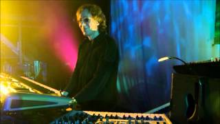 Richard Barbieri totally enjoys Gavin Harrisons live drumming [upl. by Akeenahs]