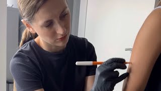 Instructies voor het maken een freehand tattoo sketch op een klant [upl. by Sorvats295]