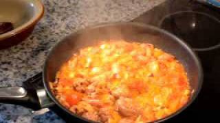 How to cook Spanish Paella Como se hace Paella de España [upl. by Yelrac322]