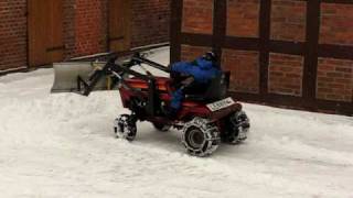 Rasentraktor im Winterdienst Lawn mower with Snowplow [upl. by Vaughn]