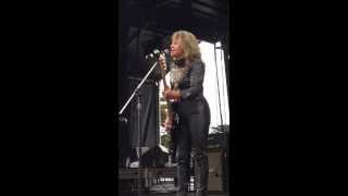 SUZI QUATRO  Stumblin In RED HOT SUMMER TOUR [upl. by Hsekin]