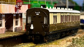 Looking for a coach to buy for your model railway layout The Dapol Toplight [upl. by Nawaj]