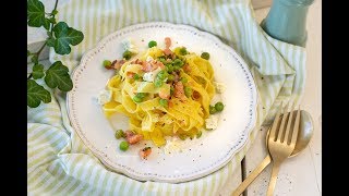 Pasta met zalm en boursin  Recept  Bettys Kitchen [upl. by Lemahs687]