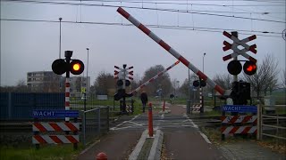 Spoorwegovergang Harderwijk  Dutch railroad crossing [upl. by Llerehs]