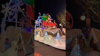 DISNEYLAND CHRISTMAS SEASON PARADE 🎄 Santa disneyland travelinglovers christmas [upl. by Vieva]