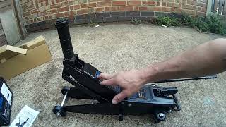 SGS Engineering 25T High Lift Trolley Jack Review [upl. by Wernda683]