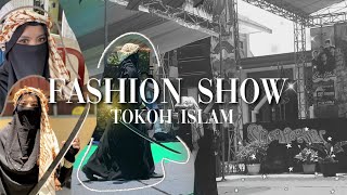 FASHION SHOW TOKOH ISLAM  Khaulah Binti Azur  Mewislie Brilliane XII MIPA 7 [upl. by Nauqas]