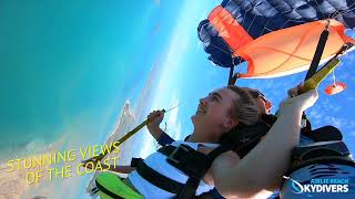 Airlie Beach Skydivers  Beach landing in the Whitsundays region [upl. by Tegan]