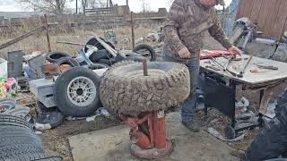 Fighting Oversized 35quot Mud Tires on Manual Tire Machine New Wheels for my 1976 Ford F150 [upl. by Hodgkinson]