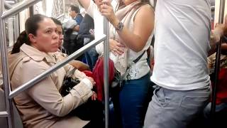 EL METRO EN CDMX Viajar en horas pico y a todas horas [upl. by Machute113]