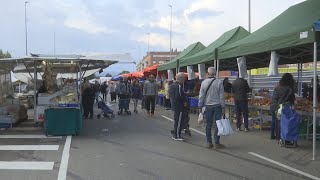 VOTV  El mercat de Canovelles se celebra sense presència de manters [upl. by Leissam]