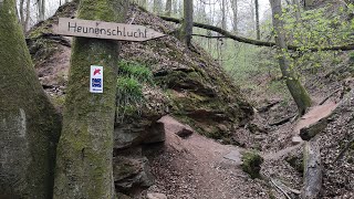 Heunenschlucht in der Seltenbachschlucht von Klingenberg am Main Landkreis Miltenberg Bayern [upl. by Berky]