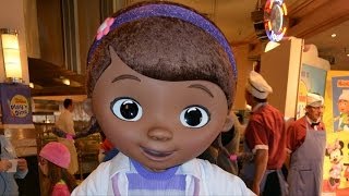 Doc McStuffins Debuts at Disneys Hollywood Studios Disney Junior Play n Dine Meet amp Greet [upl. by Mandler]