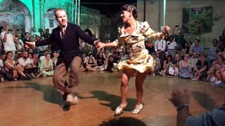 Lindy Hop improvisació Nils Andren i Bianca Locatelli ballant Jive at Five 2019 [upl. by Dorie660]