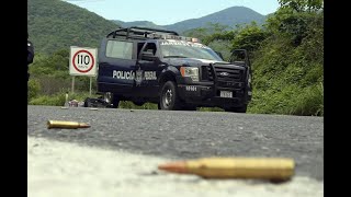 Emboscan a federales en Michoacán van 22 muertos [upl. by Thetes]