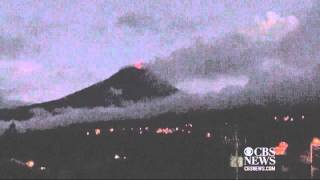 Ecuadors Tungurahua volcano erupts [upl. by Lasyrc903]