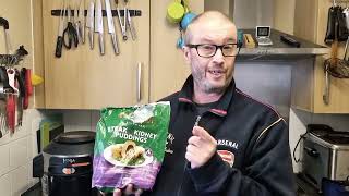 Steve Reviews Hollands Steak and Kidney Puddings frozen weretheygood howmanystars [upl. by Arie]