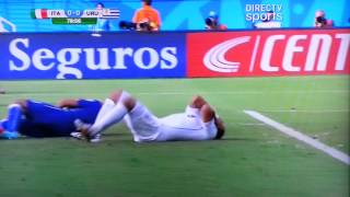 MORDISCO DE LUIS SUAREZ A CHIELLINI EN HD [upl. by Lagiba31]