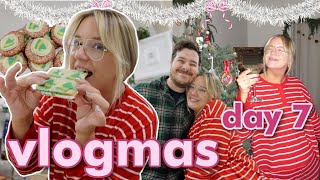 making VIRAL tiktok treats amp trashy christmas movie review  vlogmas day 7 [upl. by Rollet870]