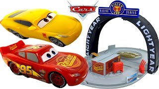 COPA PISTON SET PORTATIL RAYO MCQUEEN Y CRUZ RAMIREZ  VELOCIDAD MAXIMA CON JUGUETES DE CARS 3 [upl. by Sine799]