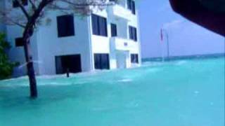 Tsunami Hitting Kandholhudhoo Maldives 2004 [upl. by Dammahum]