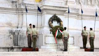 Cambio della guardia  Altare della Patria  Roma  Changing of the Guard  Altar of Homeland  Rome [upl. by Nnyloj]