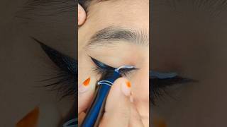 Simple wing eyeliner look in 10 seconds 🤩shorts eyelinerlook [upl. by Hassadah]