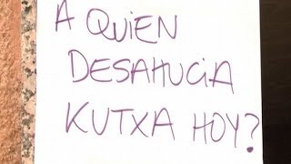 Deshaucio de una pareja y sus tres hijos en Usera [upl. by Ikcir]