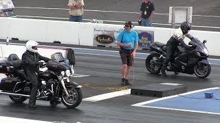 The difference between Harley Davidson and Hayabusa  drag race [upl. by Gilli203]