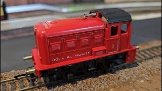 Triang R253 Dock Shunter  Repair Request [upl. by Anaigroeg]