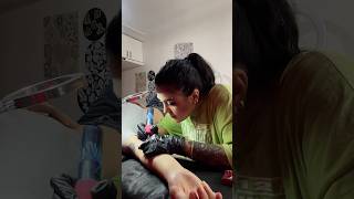 پای نویدو تتو زدم🫰🏼😊 ولاگروزانه تتو مینیولاگ ولاگ روزمرگی tattoo vlog funny طنز هنر [upl. by Grae]