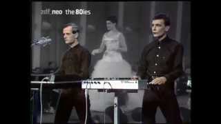 Kraftwerk  Das Model Na Sowas  ZDF German Television original transmission 29031982 [upl. by Restivo]