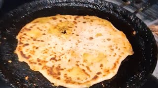 Masaale daar aaloo ka paratha😋😍healthy214 [upl. by Conlon507]