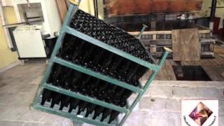 Remuage des bouteilles de Champagne sur gyropalette manuel [upl. by Norraj]