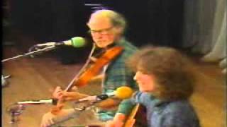 Allan Block and Martha Burns quotAint No Bugs On Mequot [upl. by Nevin]