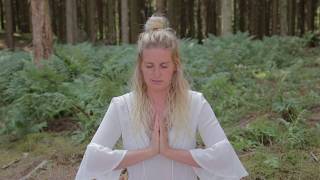 3 Kundalini Yoga Øvelser for Emotionel og Biokemisk Balance [upl. by Flita]