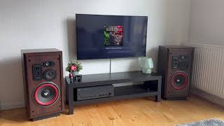 NAD C 370  Cerwin Vega AT40 [upl. by Shandy]