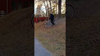 Cykel med fyra hjul cykel bikelife cykling mtb [upl. by Wakeen166]