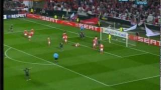 Agger gol de taco del danes con Liverpool contra Benfica 01042010  gol goal [upl. by Elizabet]