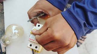 how to check circuit braker 🤔🤔🤔full detail hindi urdu shortsfeed electrician [upl. by Eceinart]