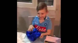 😂 Scherzo ai bambini napoletani la finta torta della Juve 🍰 [upl. by Harding23]