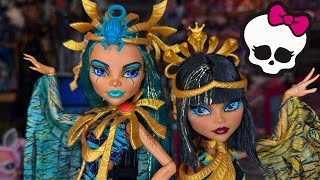 Giving G2 Mummy Majesties Nefera amp Cleo De Nile Monster High Alumni Two Pack Doll Review [upl. by Benyamin768]