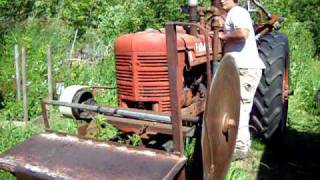 Bruce Jackson bringing the woodgas buzz saw up to speed running on the gasifier farmall H [upl. by Hajan265]