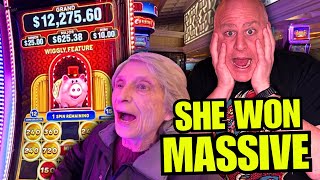 I GAVE THIS SENIOR LADY 500 TO EXPERIENCE MAX BET SLOTS [upl. by Alien534]