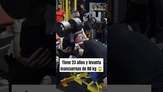 Tiene 23 años y levanta mancuernas de 80 kg gym fitness powerlifting bodybuilding [upl. by Emirej]