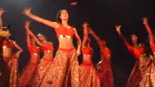 kajra re bollywood best onstage performance ever [upl. by Aciretal]