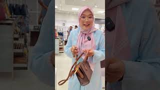 Michael Kors Sheila Small Satchel  Super Amazing Sale Merdeka Special 28 Aug 2024 [upl. by Nobie647]