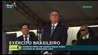 Bolsonaro sai do buraco e ignora Mourão em evento militar no RJ [upl. by Finkelstein234]