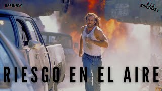 PRISIONEROS se toman un AVIÓN  RIESGO EN EL AIRE 1997  Resumen nicolascage [upl. by Bigot127]